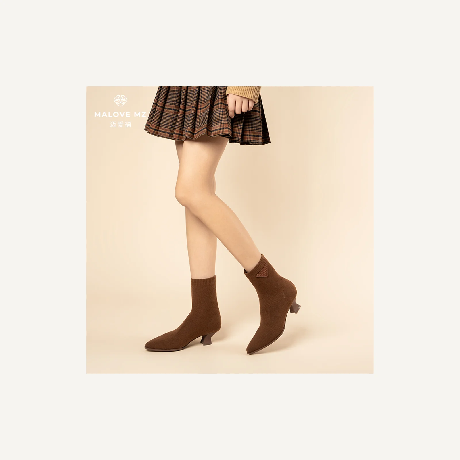 Textured ankle boots · 23A35-1