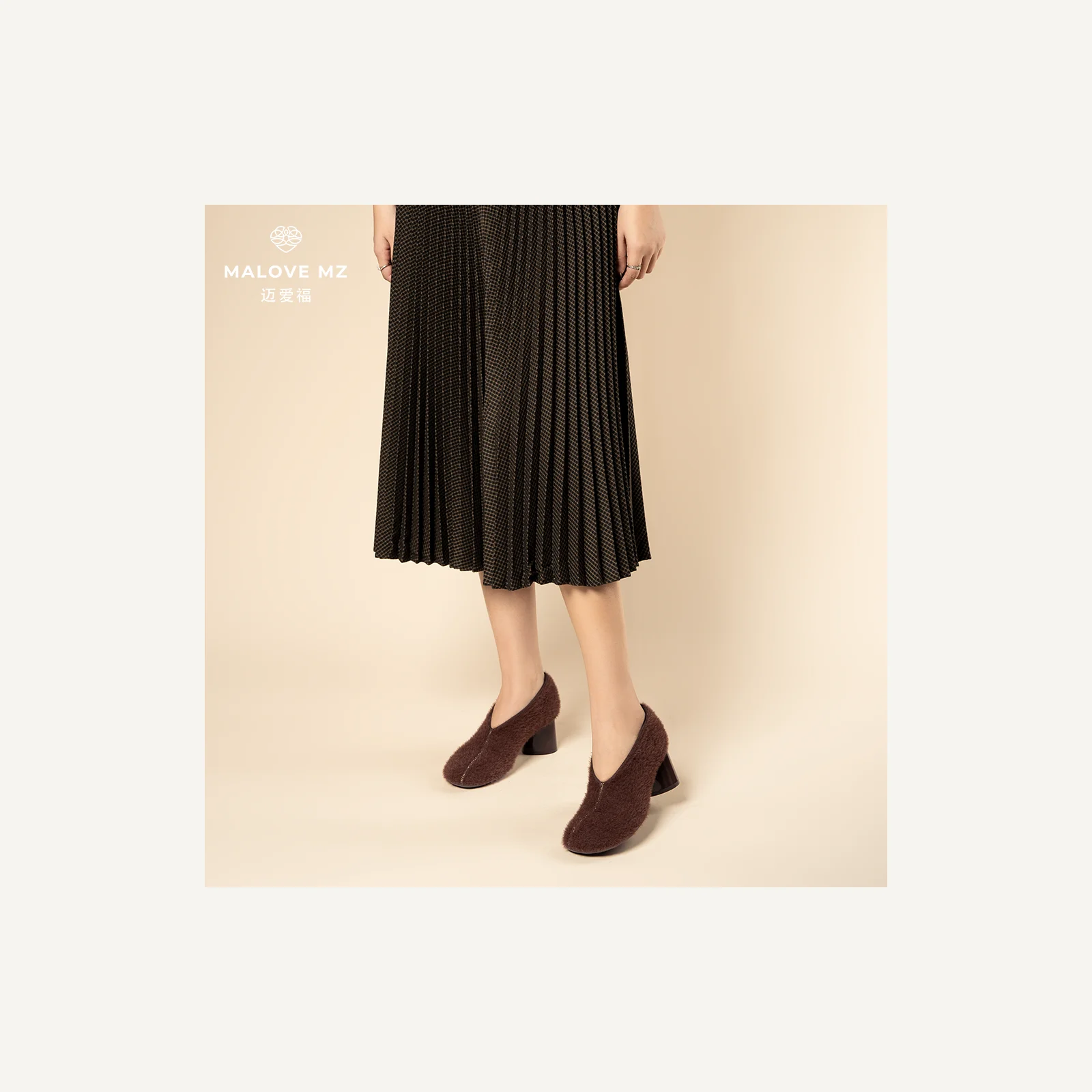 Heart-detail block-heel shoes · 23D12-1